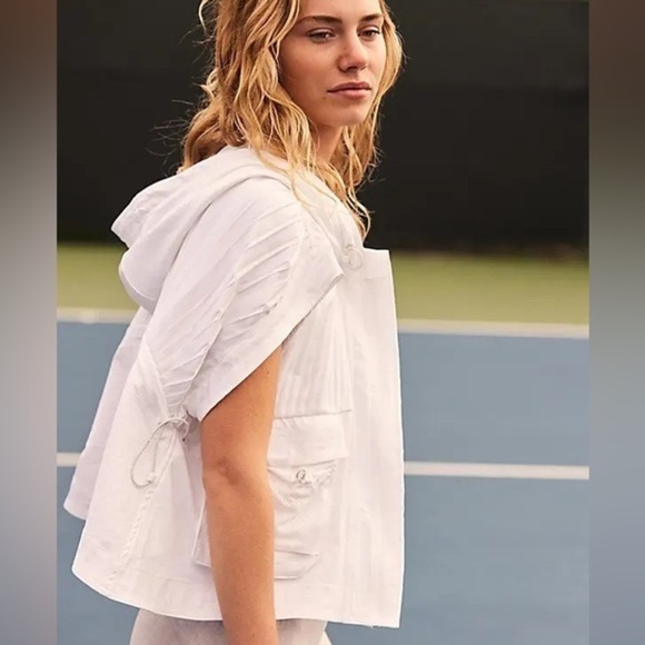 FP MOVEMENT Free People Pleaty Please Vest Hood pleated Oversized Small White - Picture 1 of 13